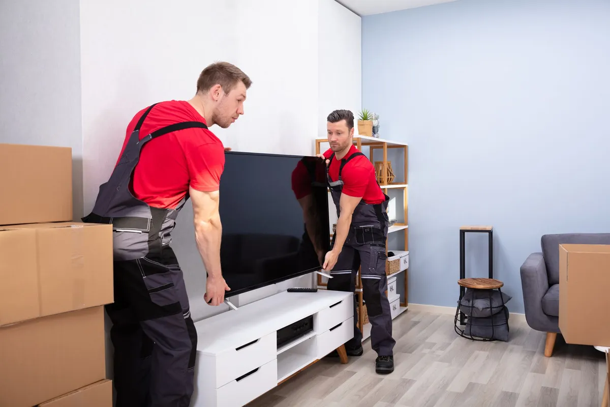 shutterstock_1529074472-1200w Moving And Storage Services